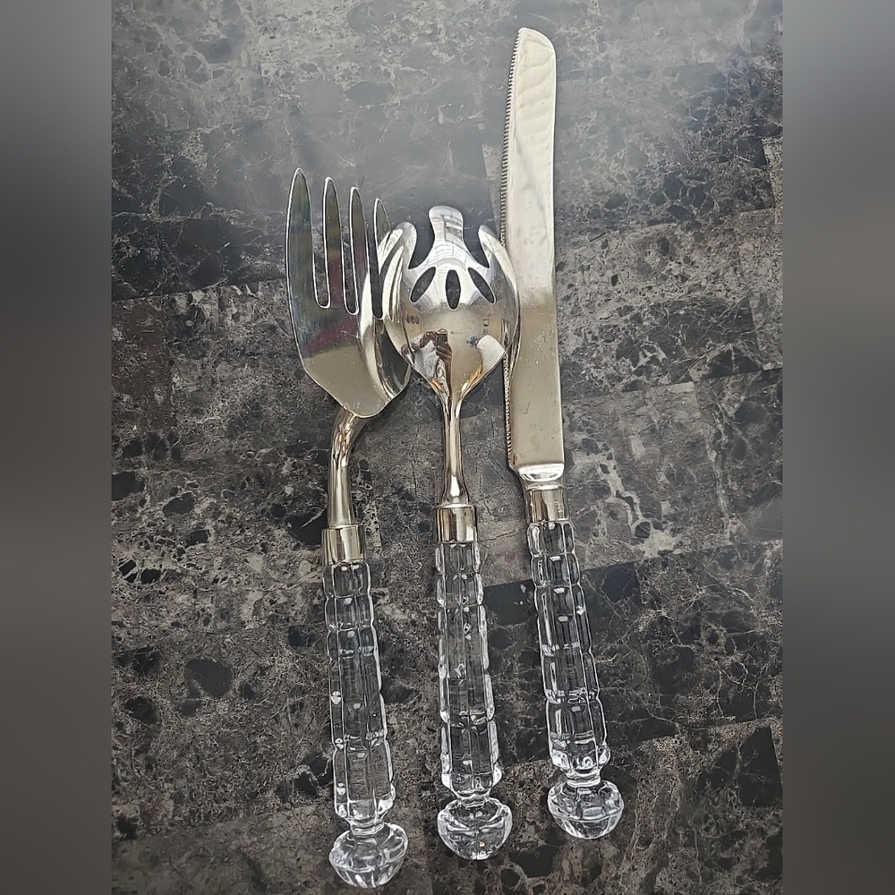 Stylish Silver and Clear Handle Flatware Set